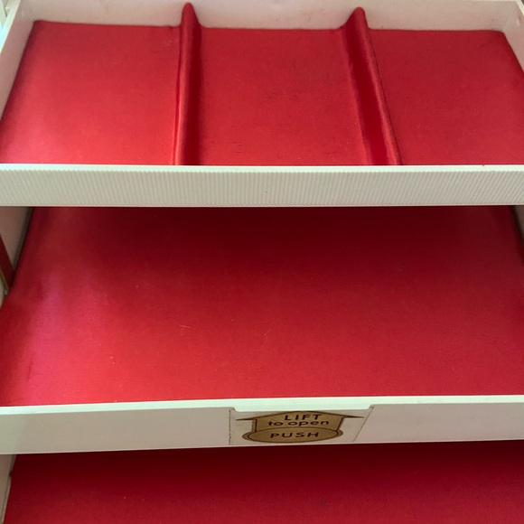 1960’s 3 Tiered Jewelry Box - Picture 4 of 9